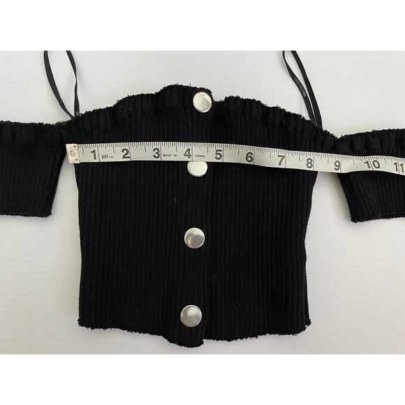 Black Ribbed Raw Edge Off The Shoulder Short Sleeve Button Crop Top Size S - Picture 5 of 6